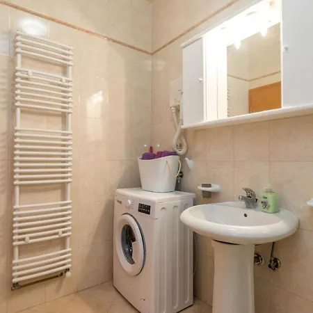 Adore Appartement *