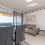 Adore شقة