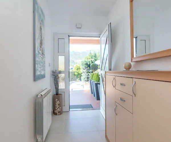 Apartment Adore